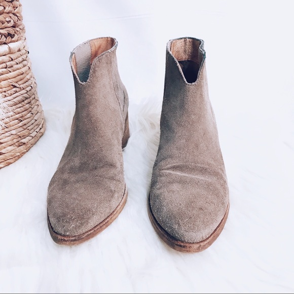 Madewell Shoes - Madewell Iris Suede Chelsea Booties Size 7.5